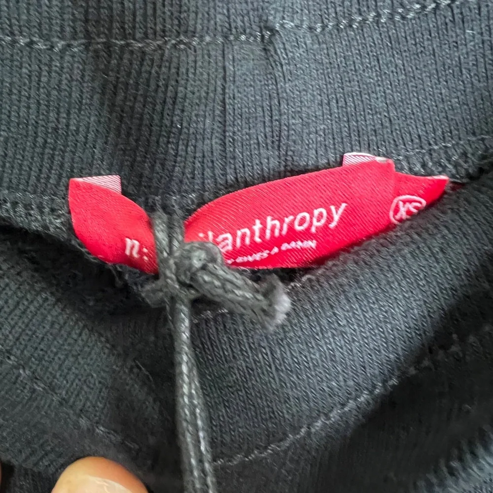 n:PHILANTHROPY COCO Short, Black cat, XS Distressed,‎ Oversized, Relaxed